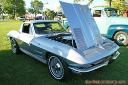 1963 Split Window Corvette thumbnail