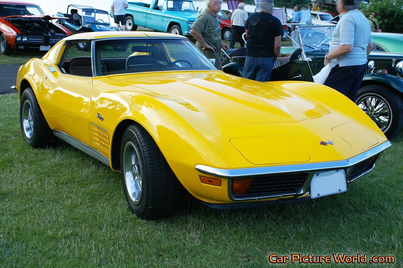 1972 Corvette Coupe Front Right