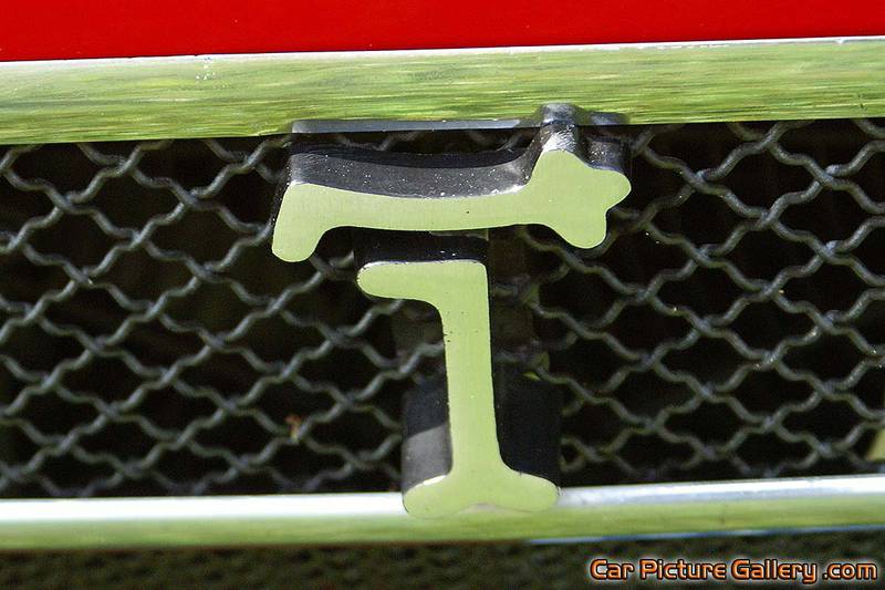 1972 Detomaso Pantera Front Crest