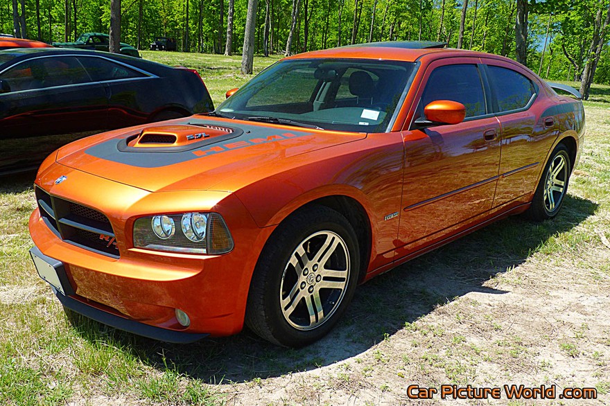Picture of a 2006 Hemi Charger Daytona RT