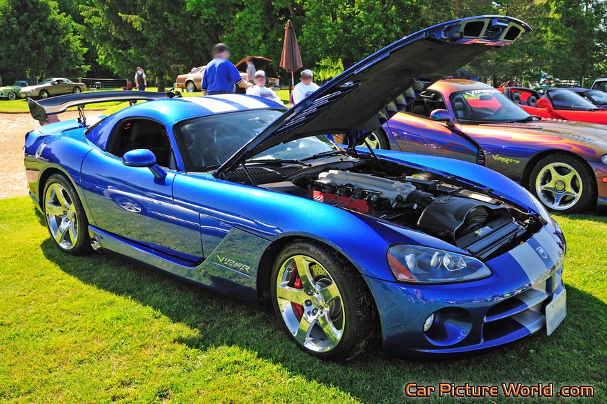 Picture of a 2006 SRT-10 Viper