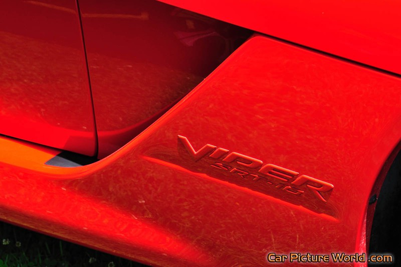 2005 SRT-10 Viper Fender Vent