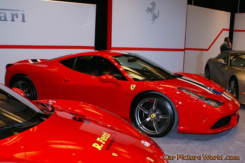 2014 458 Speciale Right Side