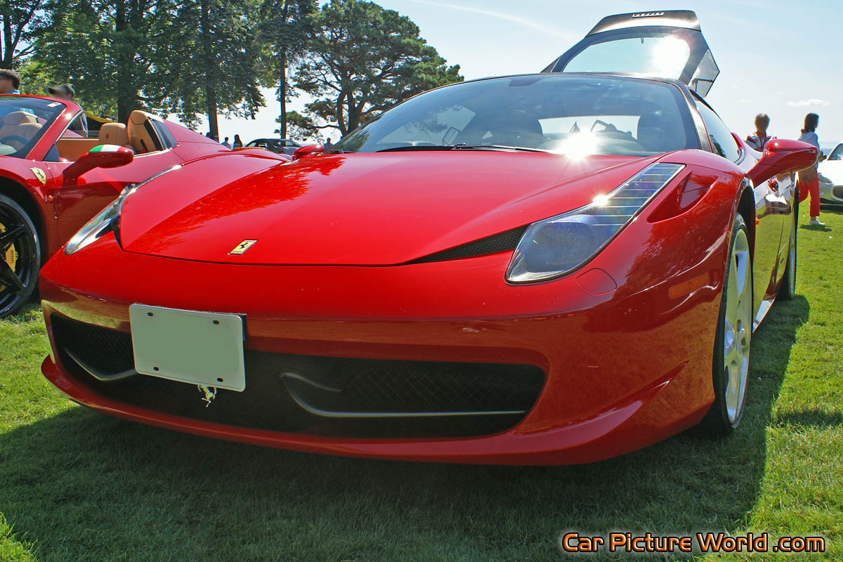 Ferrari 458 Italia Front Left