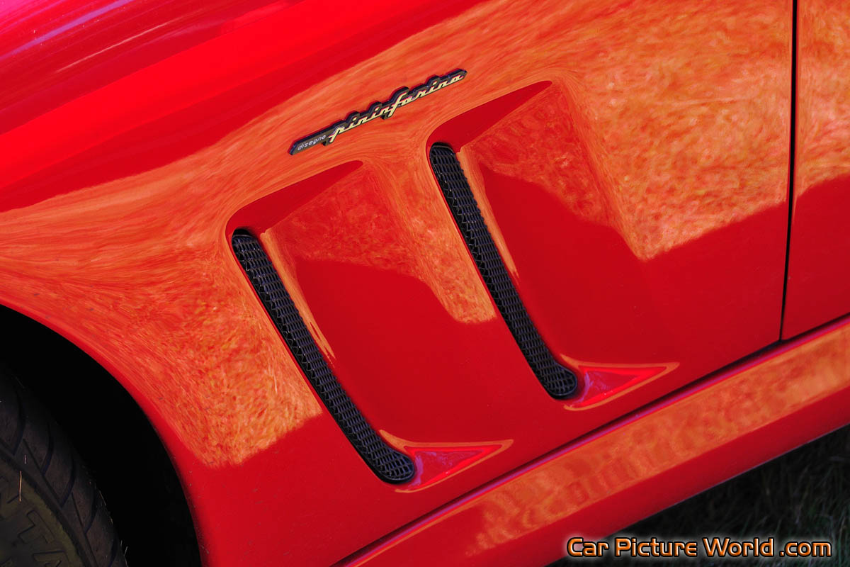 Red Ferrari 550 Fender Vents