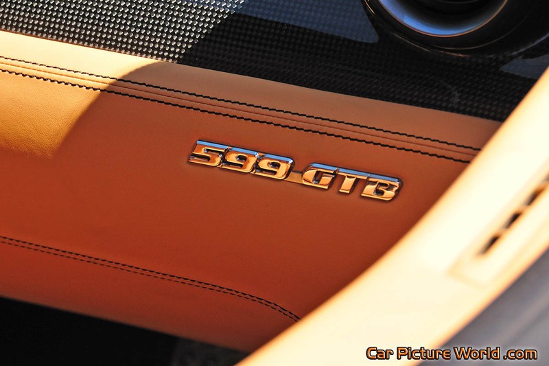 Black Ferrari 599 GTB Dash Insignia