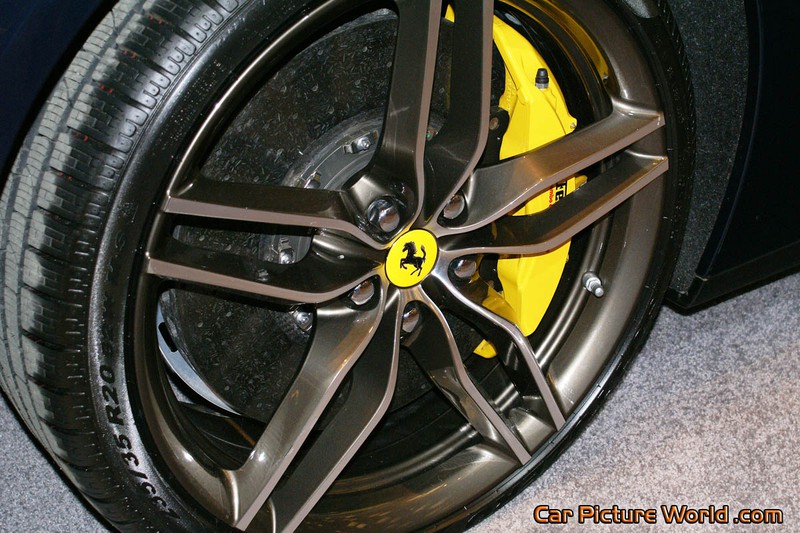 2014 Ferrari FF Wheel
