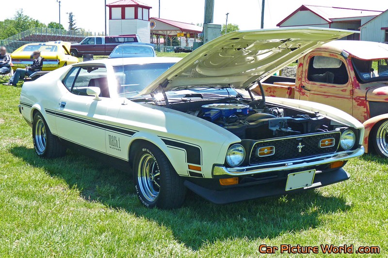 1972 Mustang Mach 1 Front Right