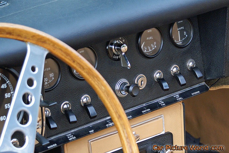 Jaguar E-Type Roadster Dash