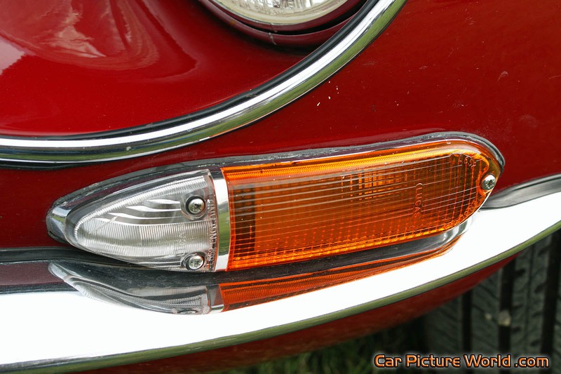 Jaguar E-Type Roadster Front Signal