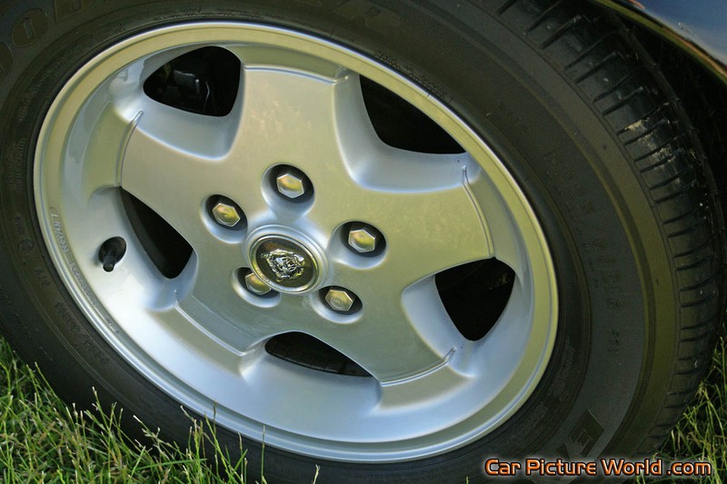 1994 Jaguar XJS Wheel