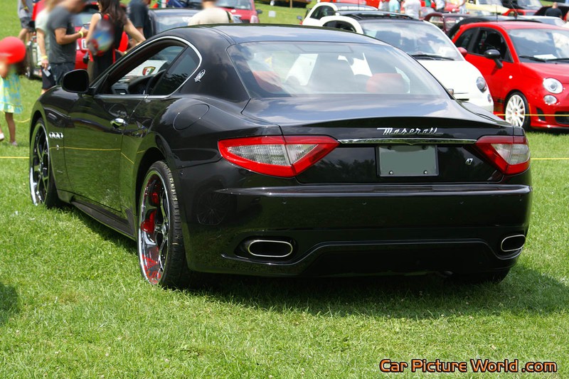 Maserati Gran Turismo S Rear Left