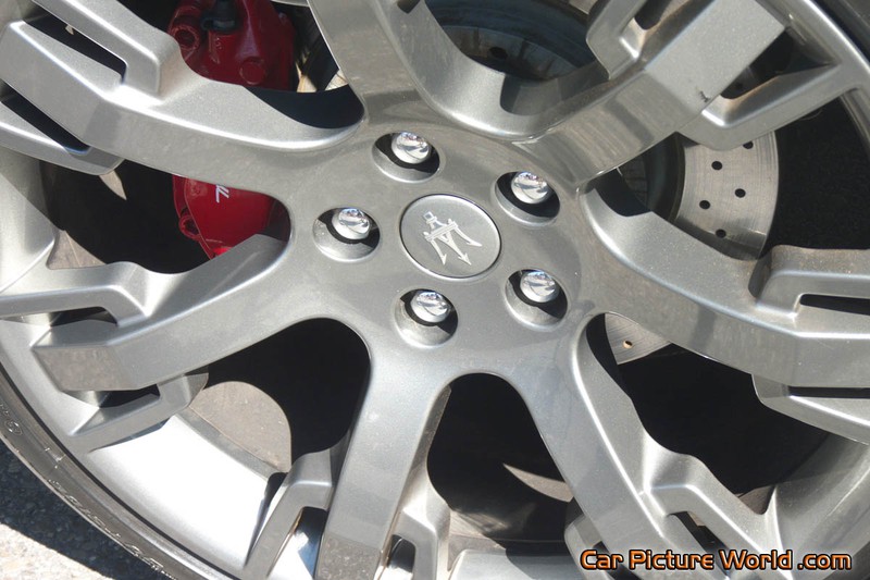 Maserati GranTurismo S Wheel
