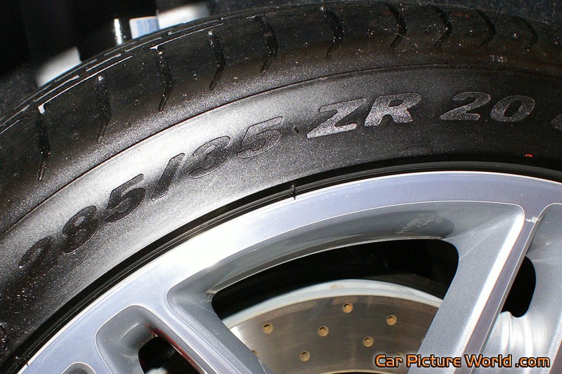 2014 Quattroporte S Q4 Tire