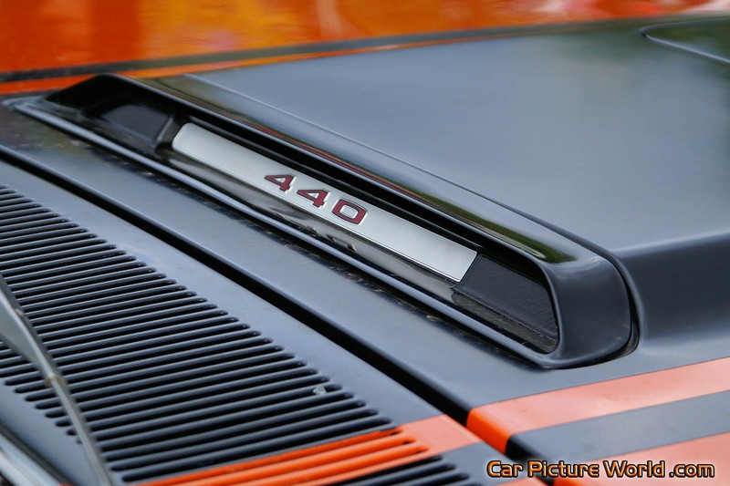 1970 440 6BBL Road Runner Hood Scoop