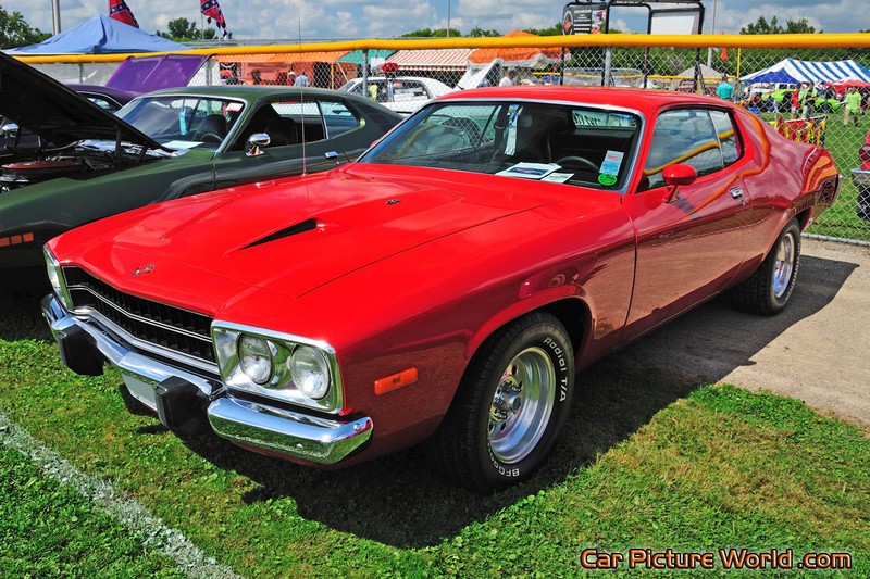 1974 Road Runner GTX Front Left