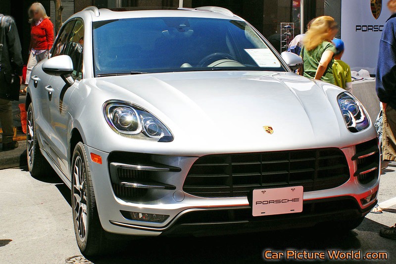 2014 Porsche Macan Turbo Front
