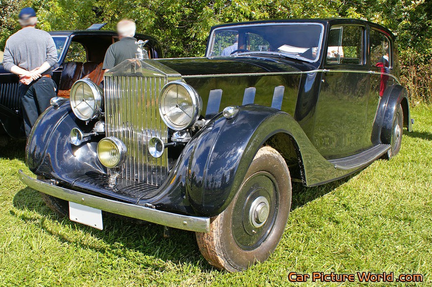 Picture of a 1937 Rolls Royce Phantom III